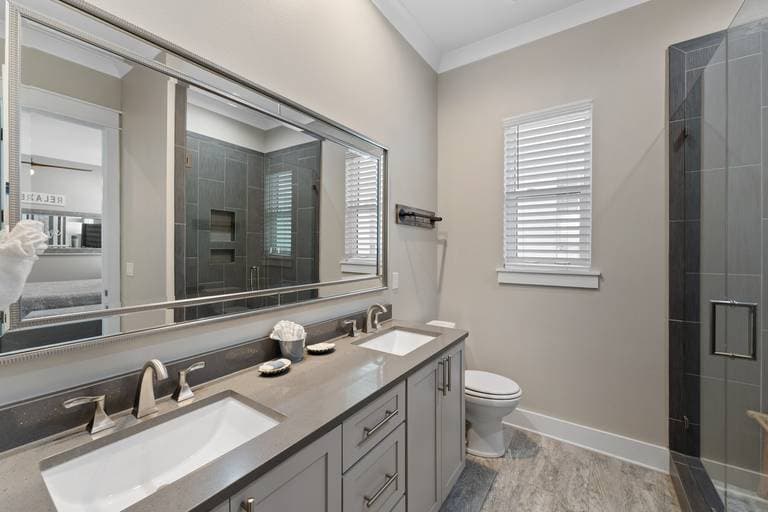 Aquaholic House - Image 19