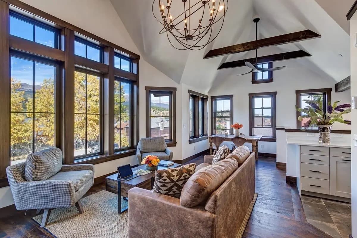 Aurum Condo - Image 4