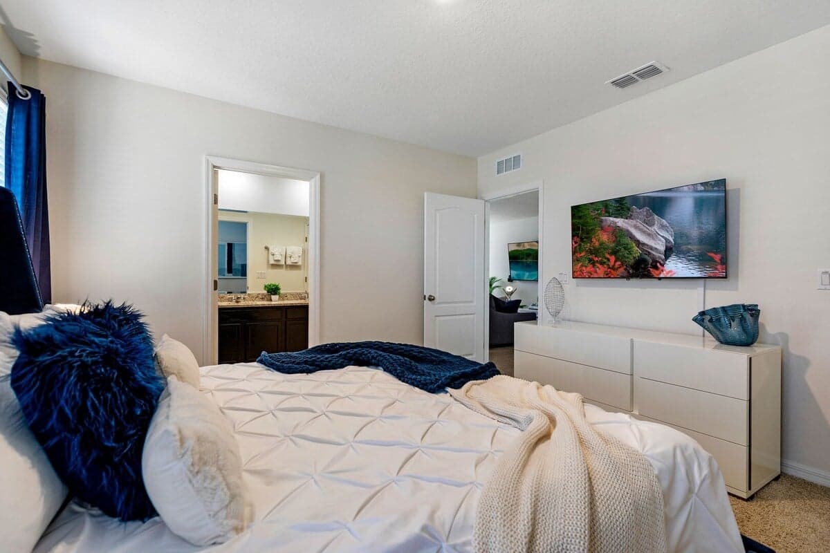 Solterra Lake - Image 17