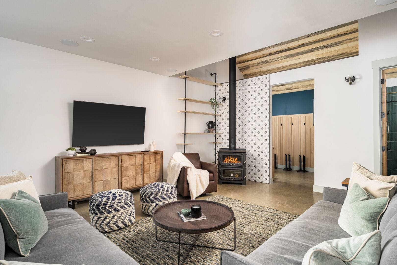 Mountain Manor - Image 6