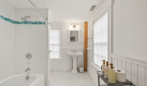 Hiawatha Manor - Image 20