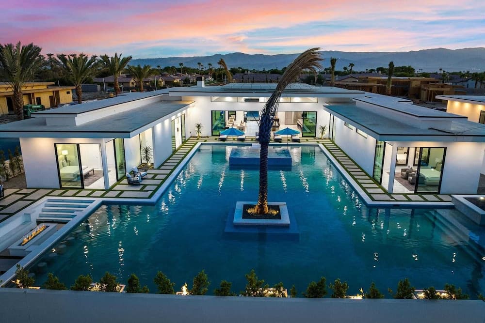 Bravo Villa #4 - Image 1