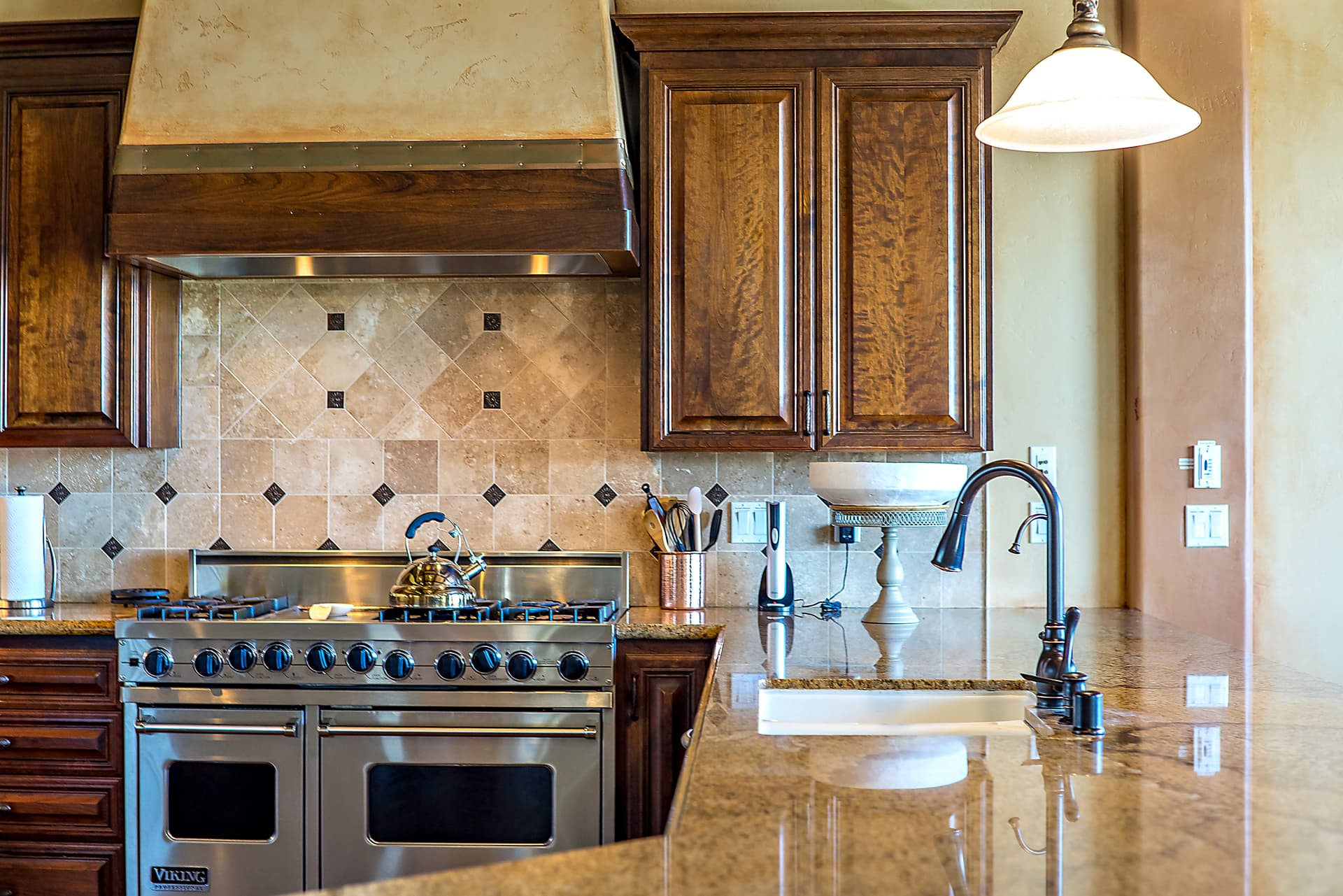 Frontier Main and Guest House - Image 17