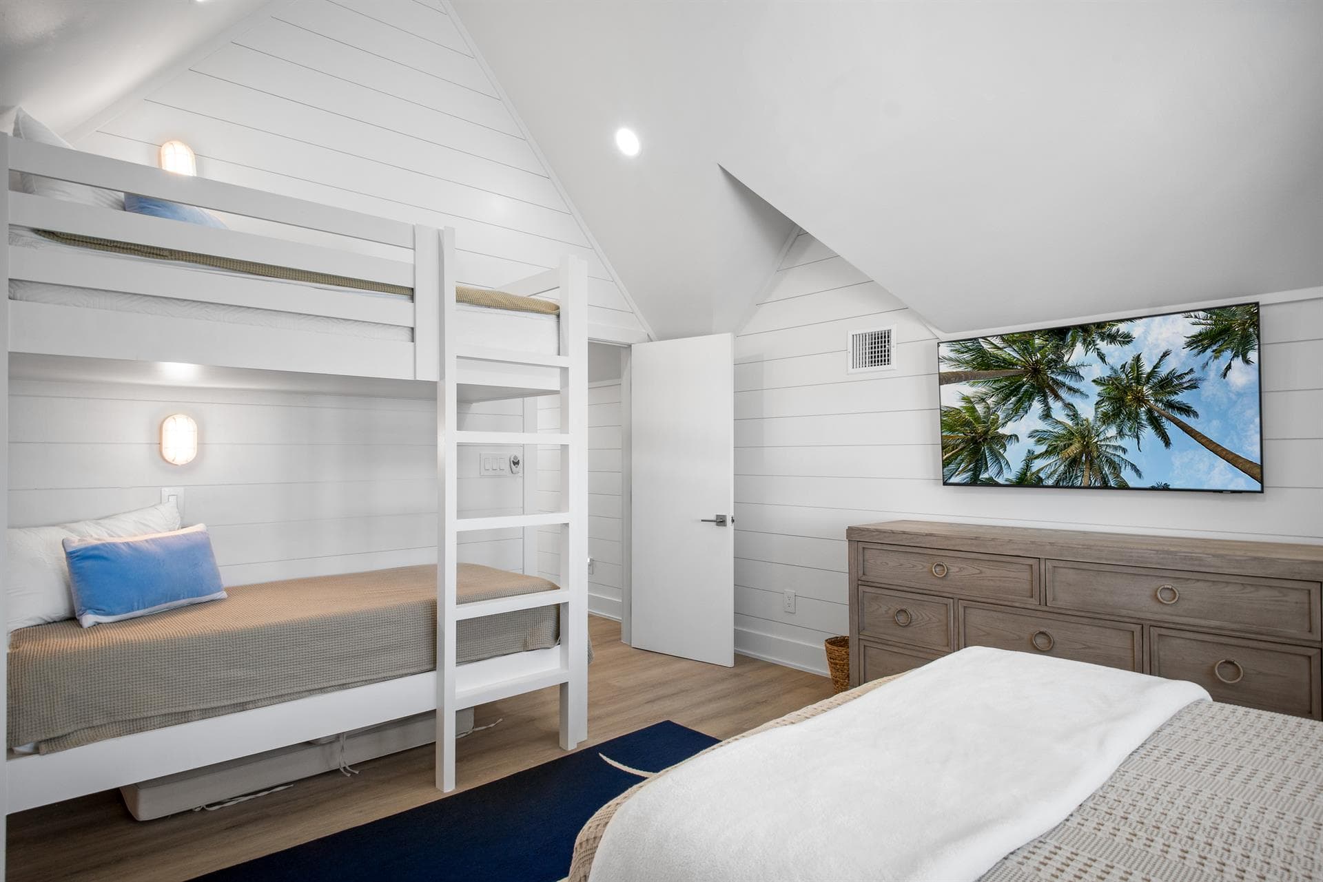 Angle of the Sun - Image 25