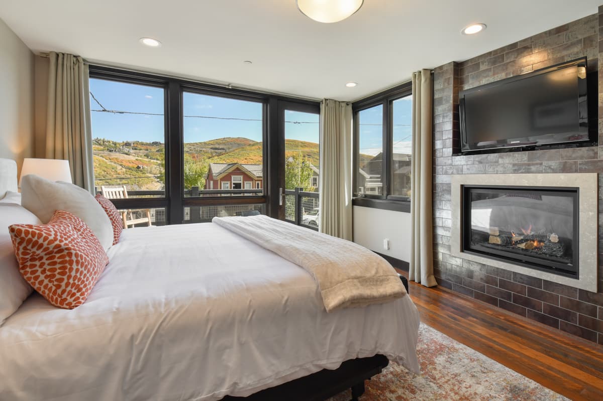 Red Wagon House - Image 26