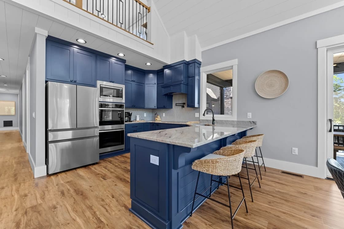 Lakefront Serenity Lodges - Image 13