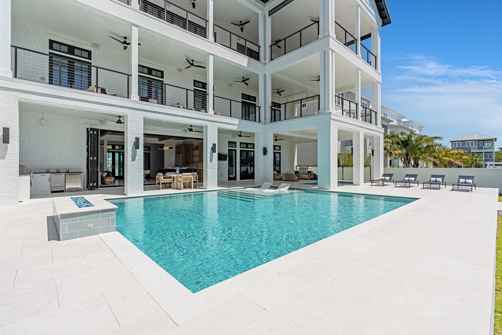 Grand Pearl - Image 21