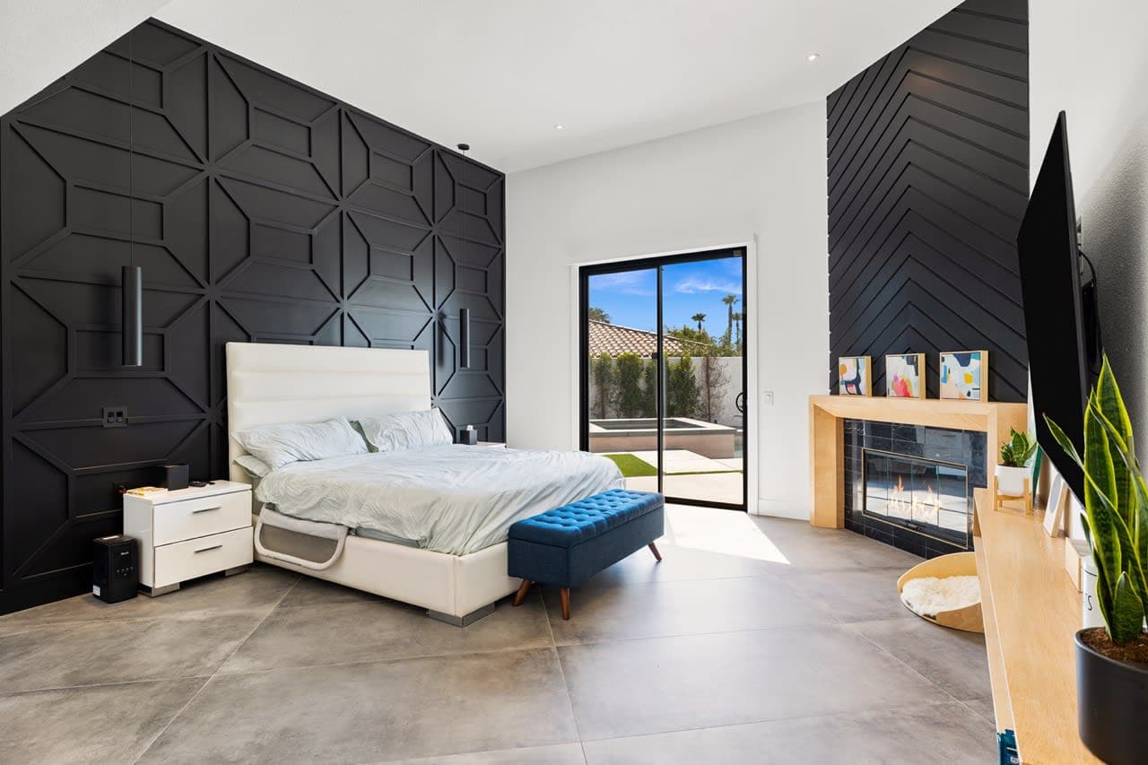 Palm Lighthouse - Image 22