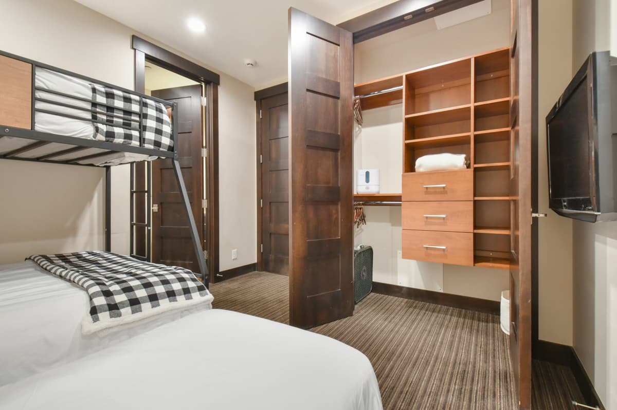 Red Wagon House - Image 37