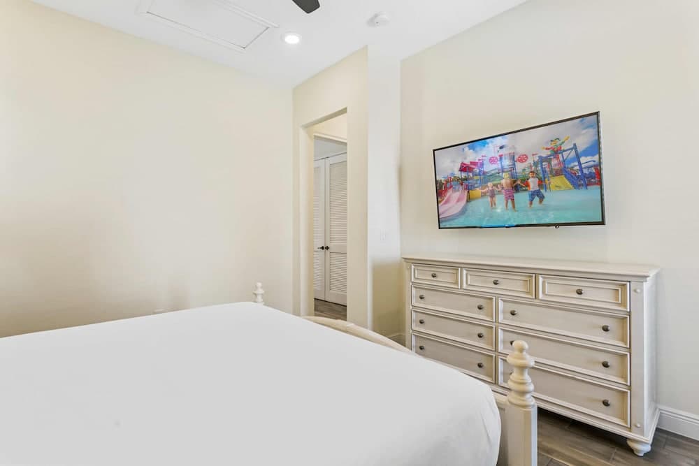 Knee Deep Haven - Image 9