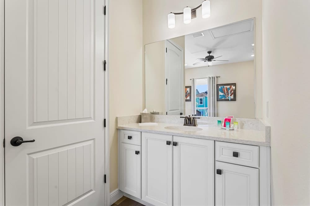 Knee Deep Haven - Image 12