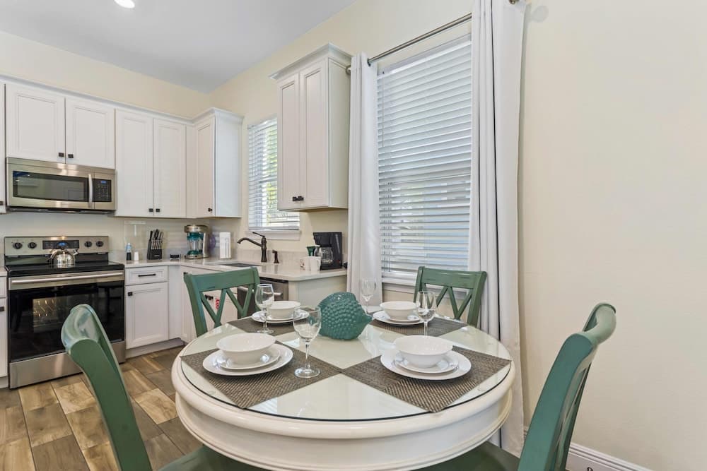 Knee Deep Haven - Image 5