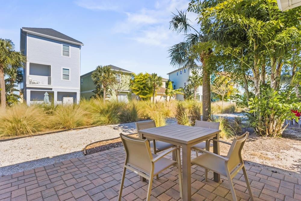 Knee Deep Haven - Image 18