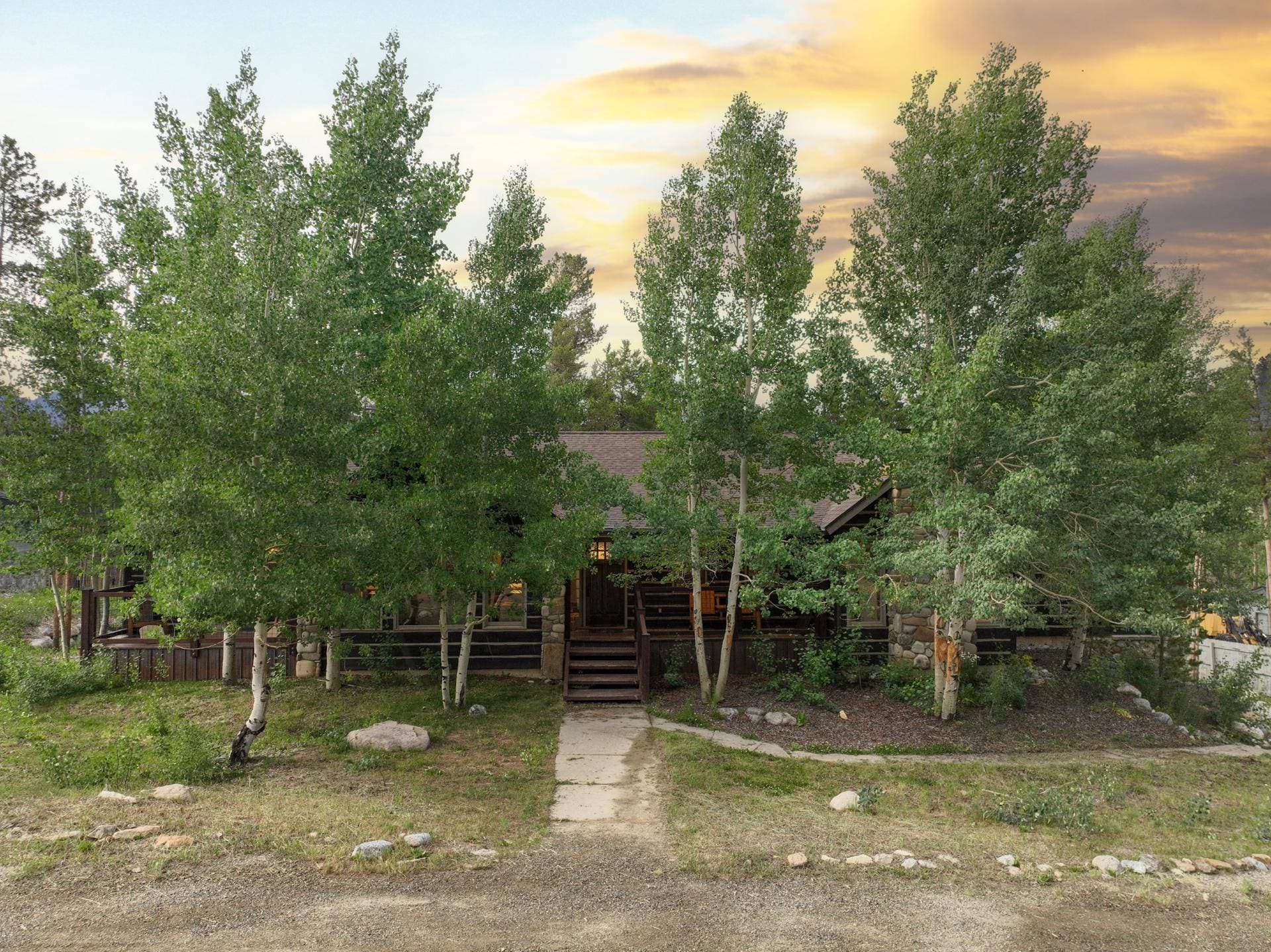 Ski Hill Lodge - Image 1