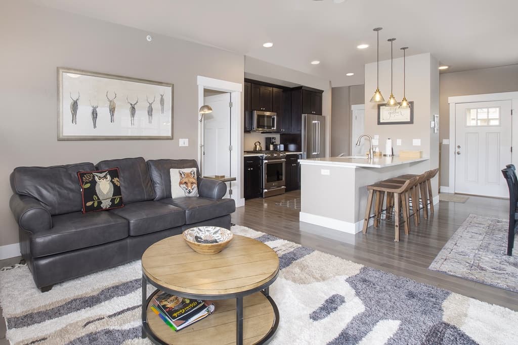 Sunset Summit Townhome - Image 3