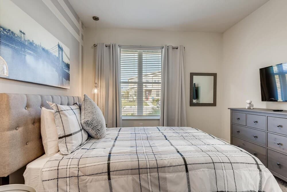 Fairway and Fountain - Image 14