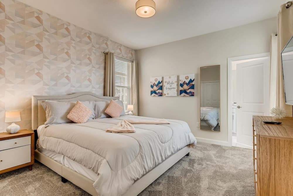 Fairway and Fountain - Image 15