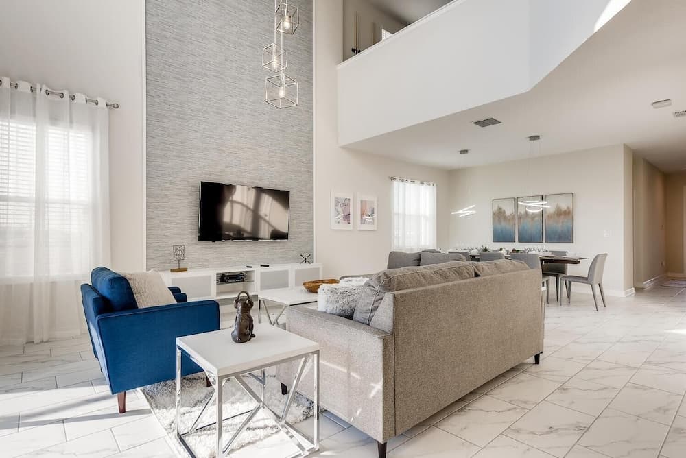 Fairway and Fountain - Image 7