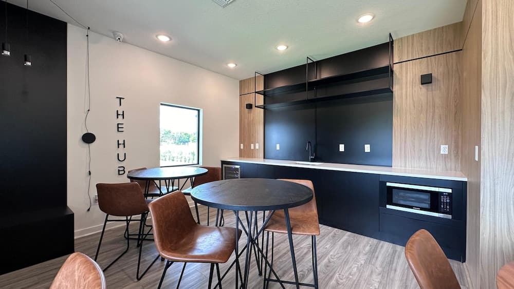 Hub Paradise - Image 56