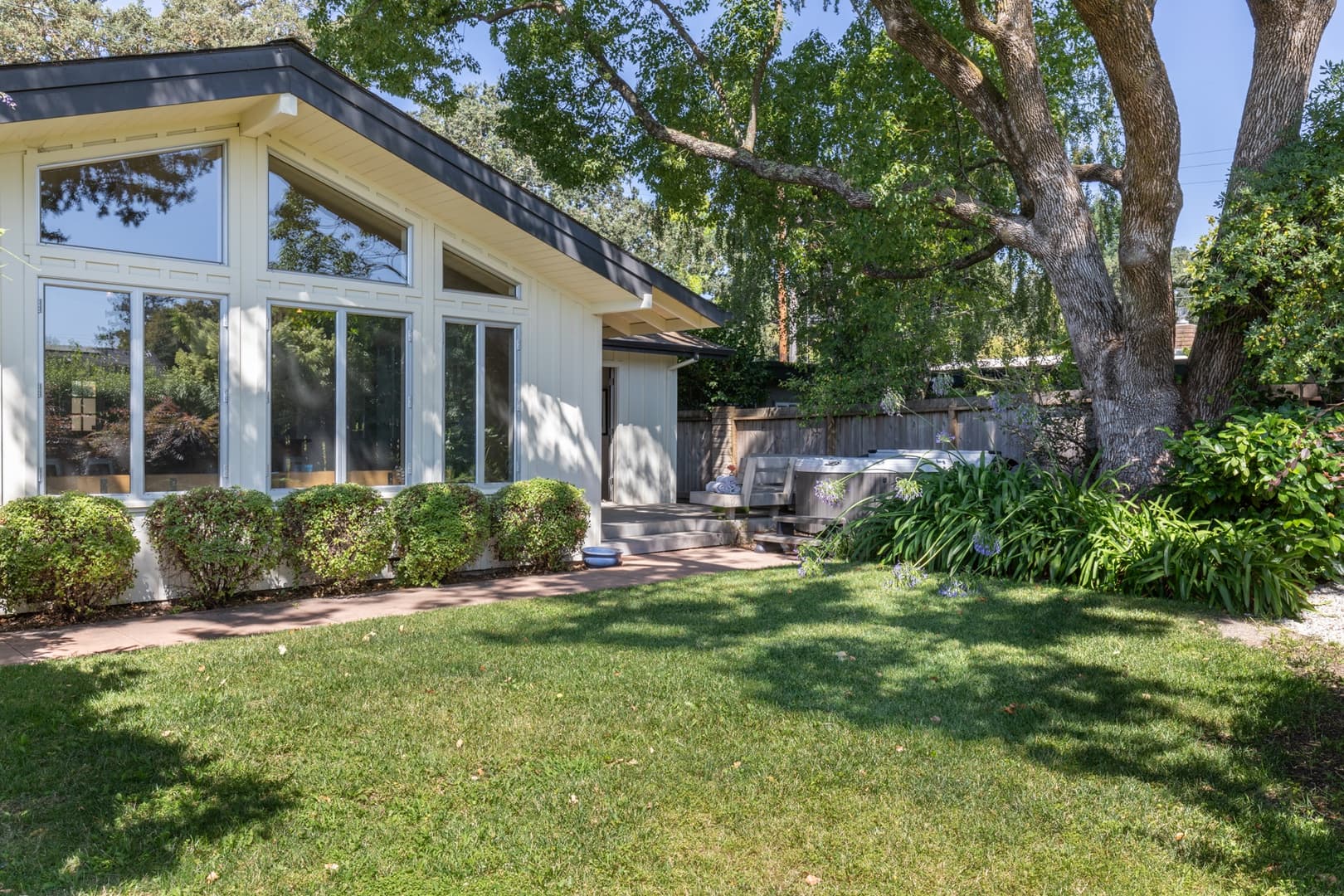 East Side Oasis - Image 22