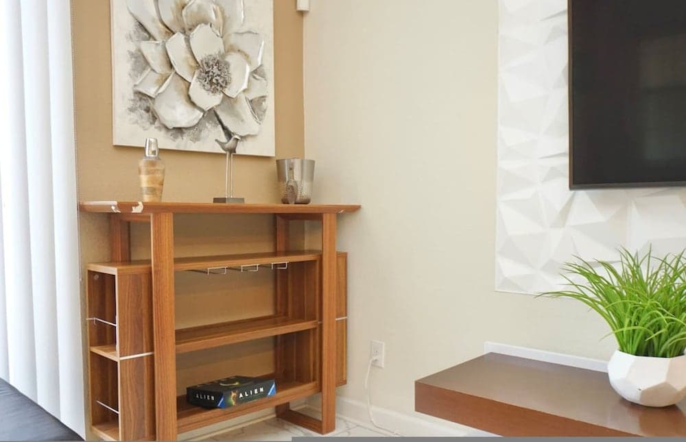 Minnie Champion #8933 - Image 10