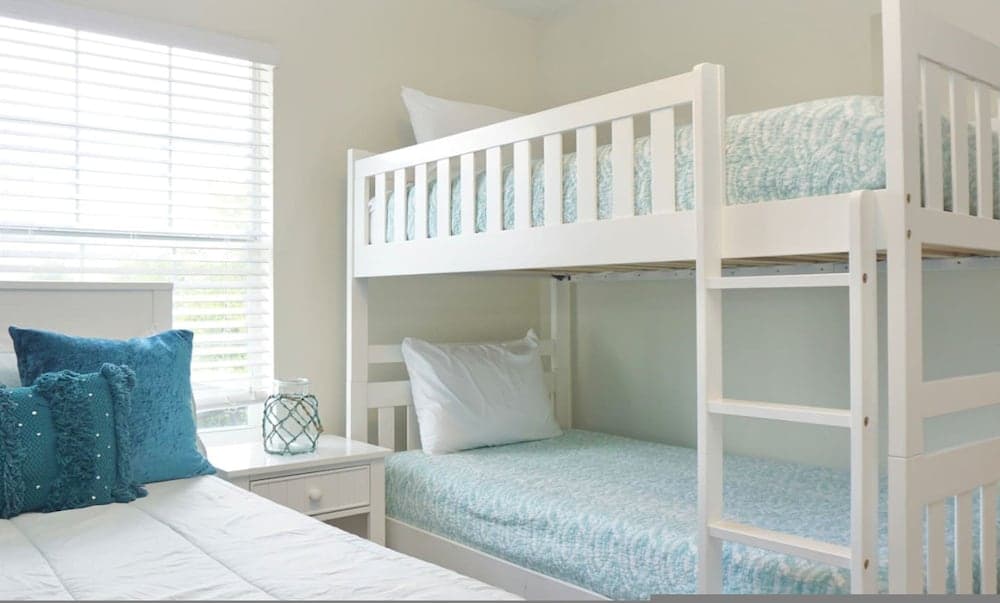 Minnie Champion #8933 - Image 11