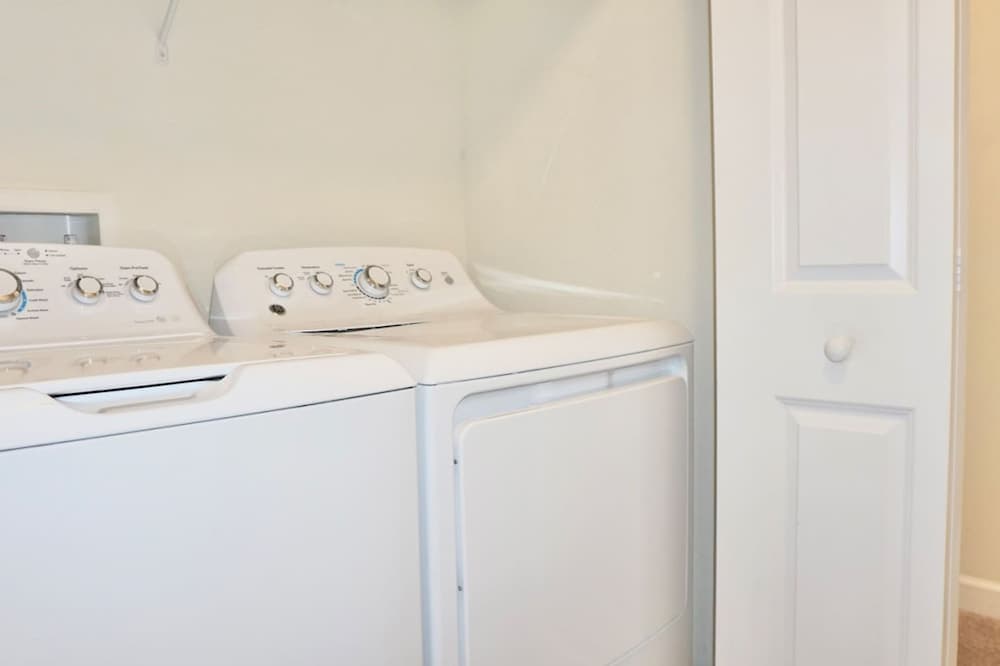 Minnie Champion #8933 - Image 28