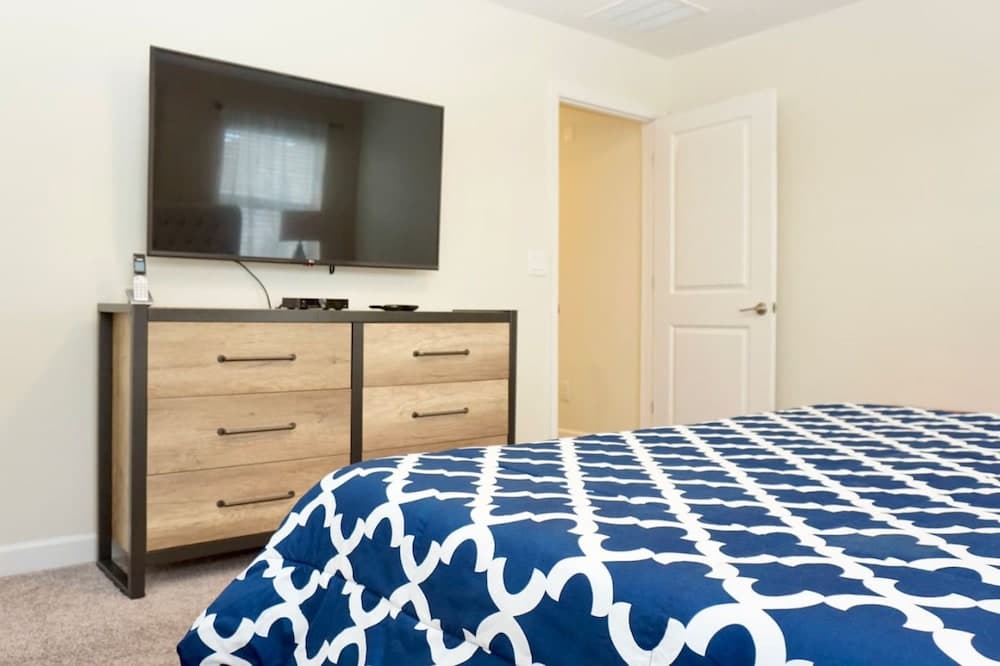 Minnie Champion #8933 - Image 24