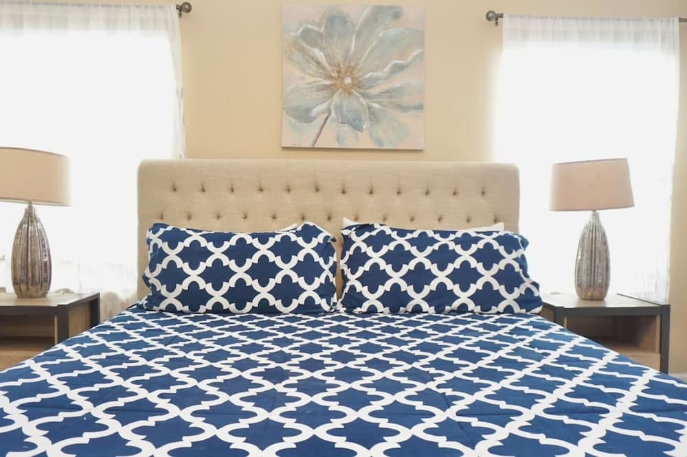 Minnie Champion #8933 - Image 23