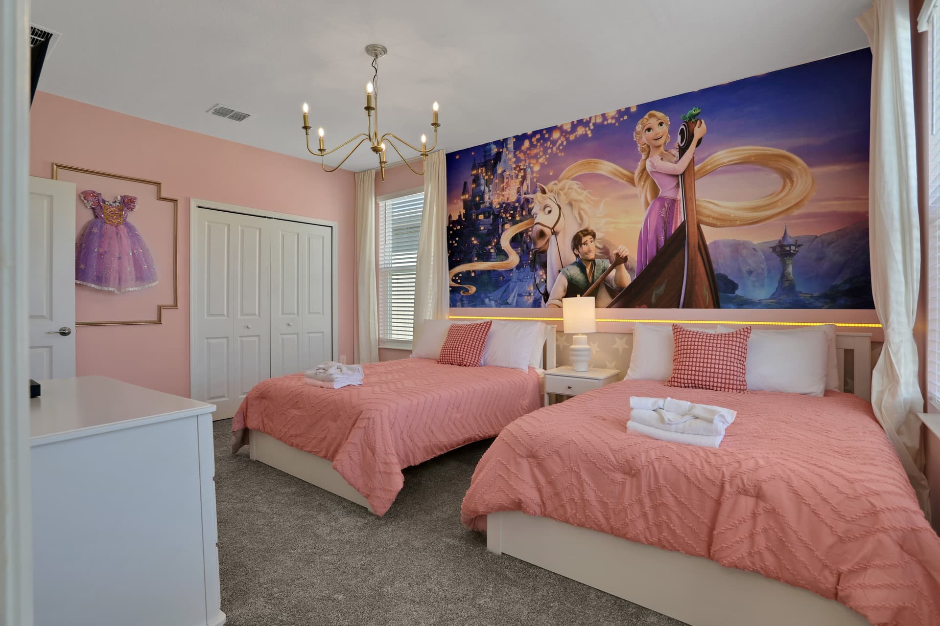 Family Haven Hideaway - Image 31