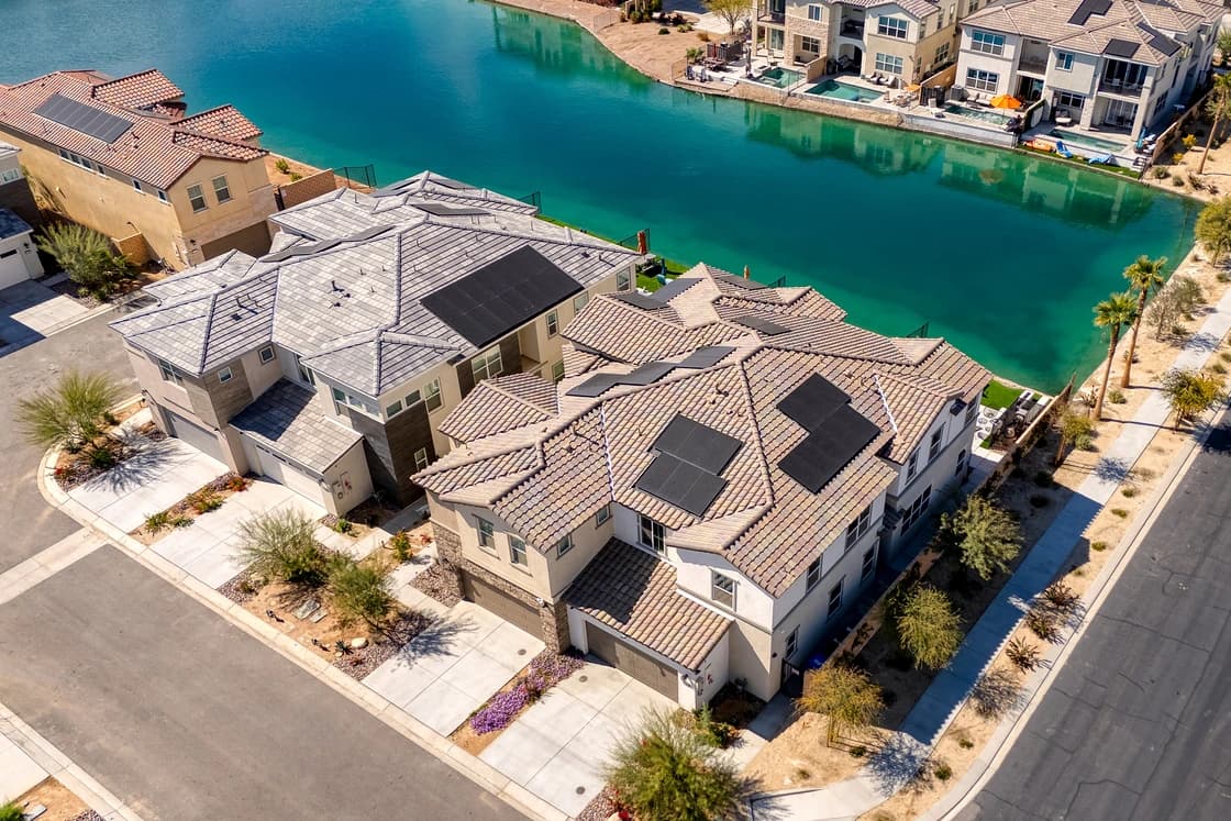 Lago Luxe - Image 39