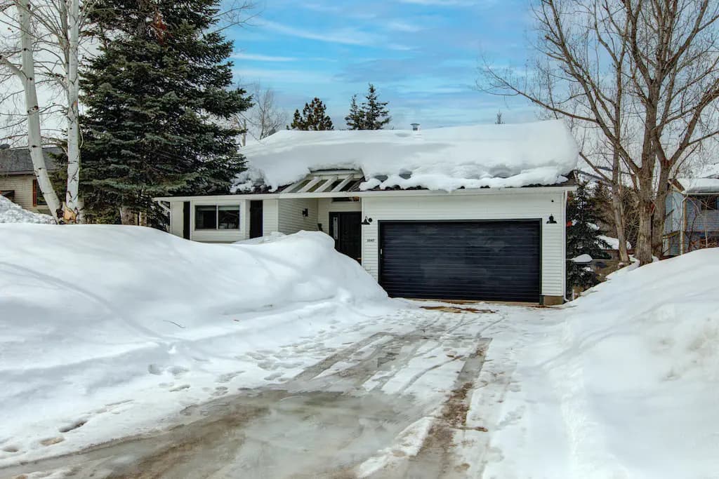 Last Run of the Day House - Image 43