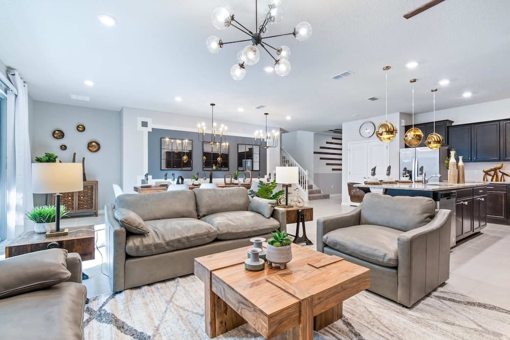 Force Villa #2276 - Image 1