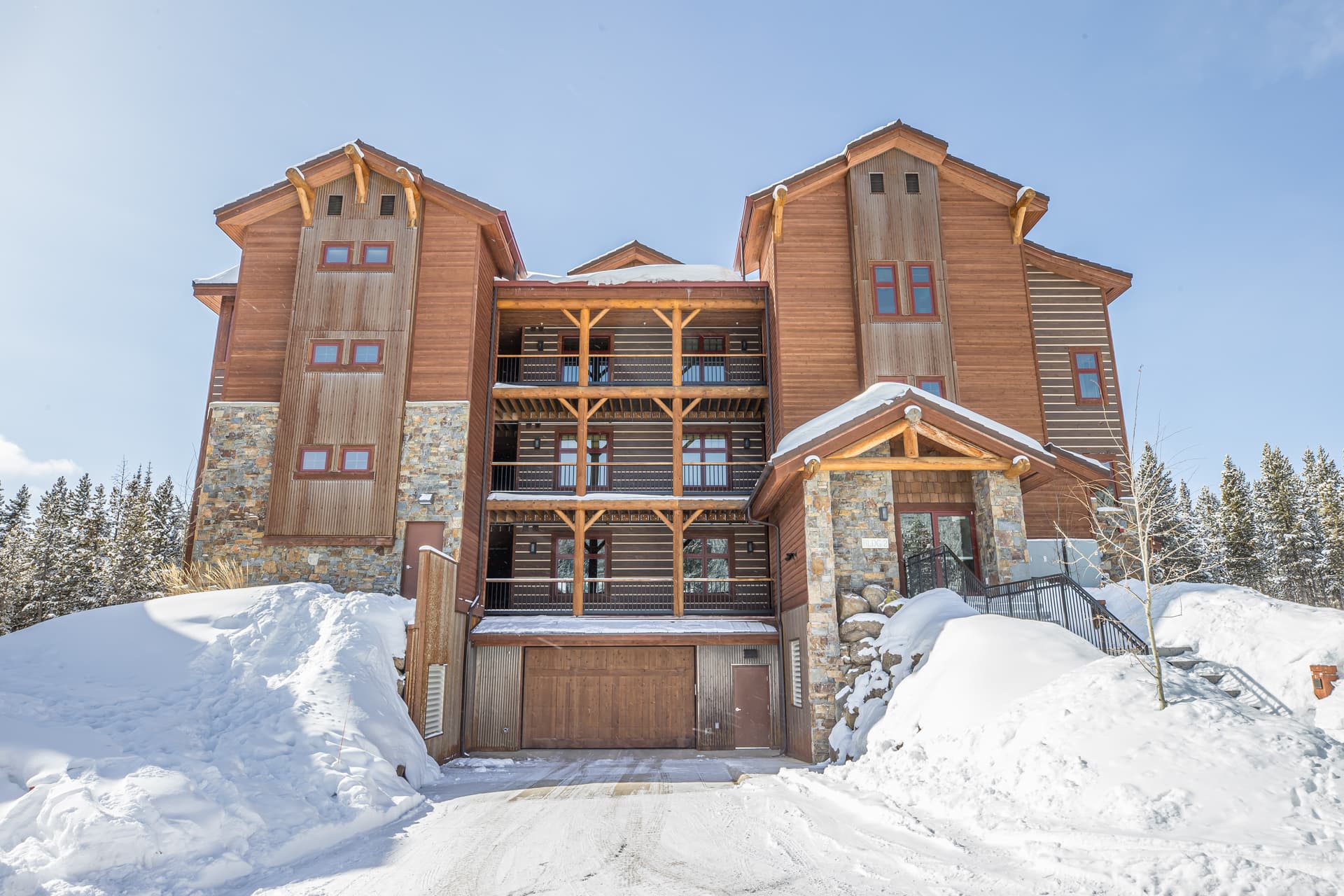 Elkhorn Luxury Retreat
