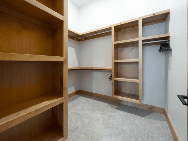 Whale's Tail Watch - Image 17