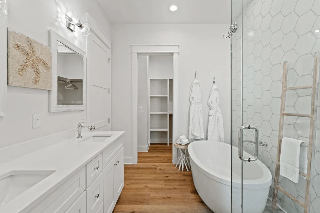 Shady Palms - Image 16