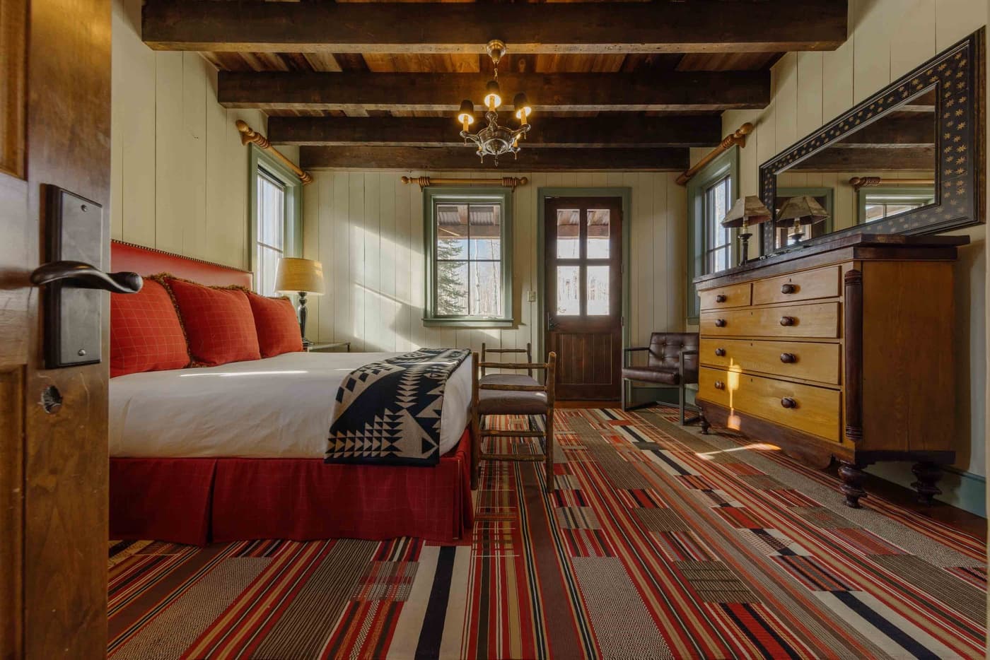 Elk Lake Lodge - Image 24