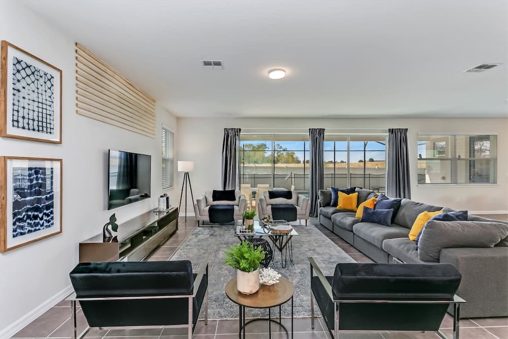 Nassau Vila #1564 - Image 2