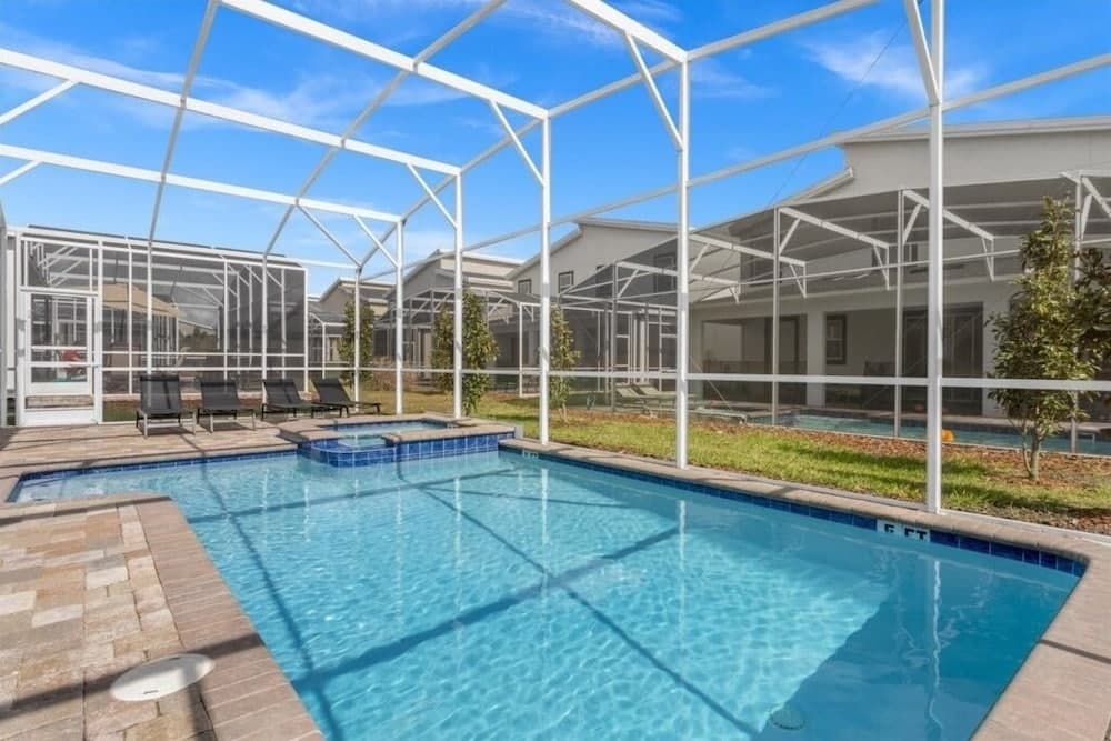 Sunny Nine - Image 2