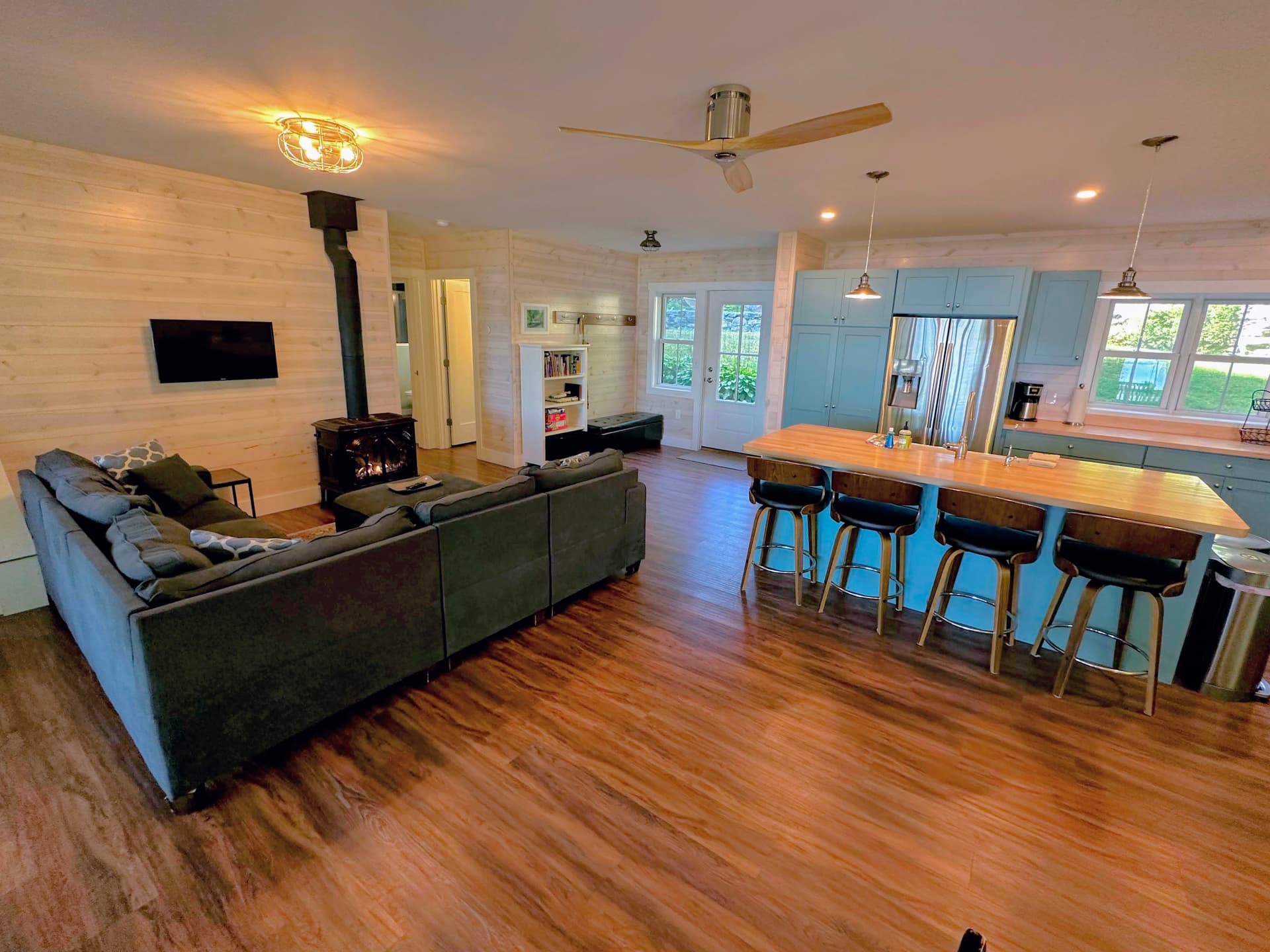 Forest Lake Oasis - Image 9