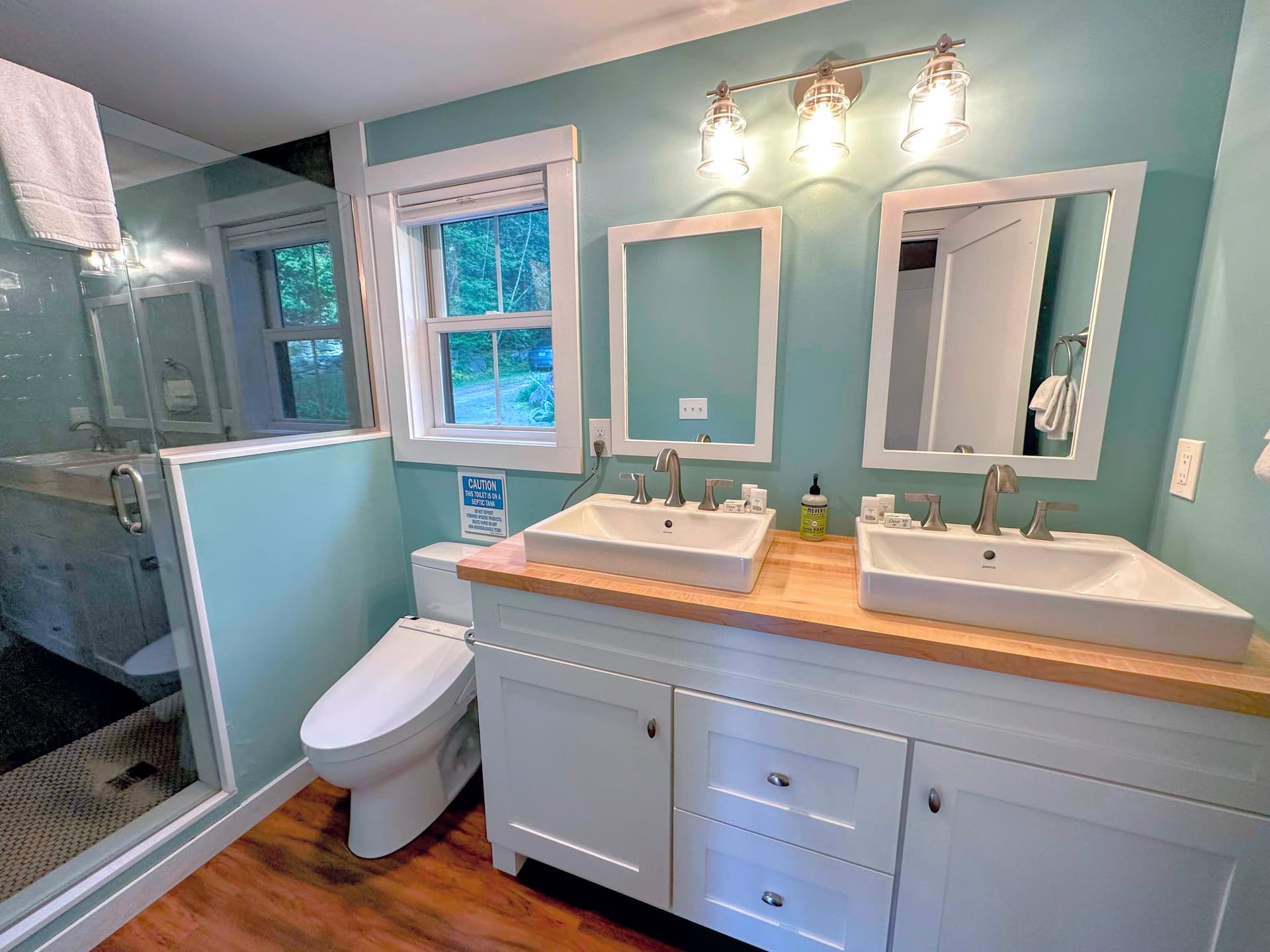 Forest Lake Oasis - Image 27