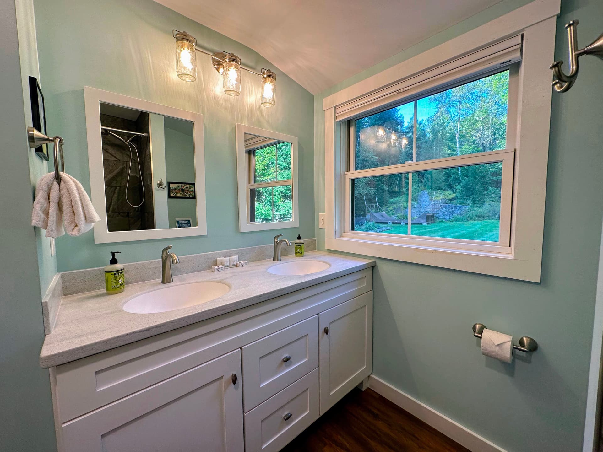 Forest Lake Oasis - Image 33