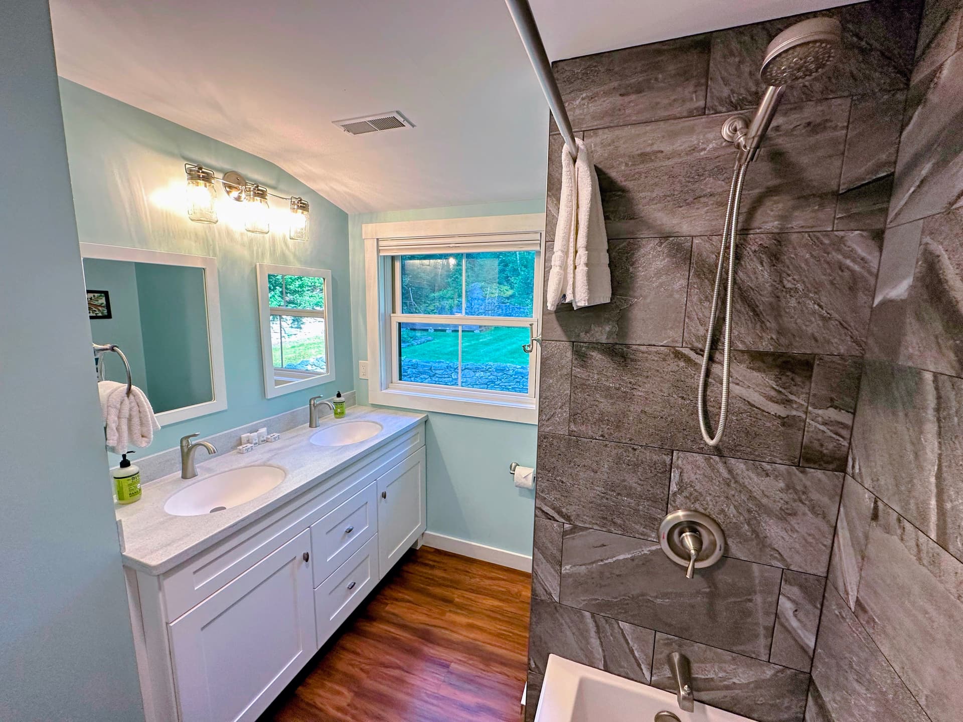 Forest Lake Oasis - Image 34