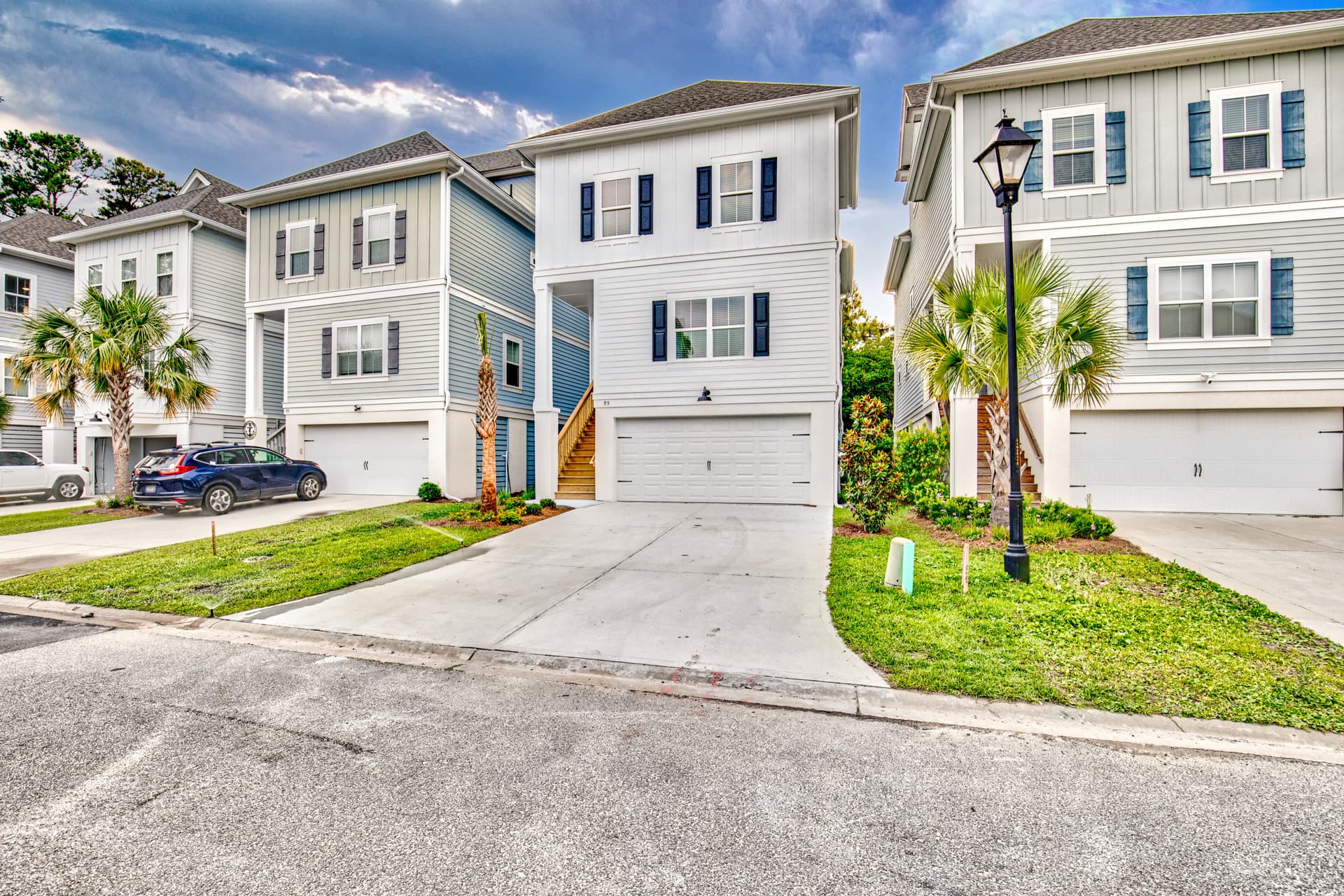 Five Beach Bums - Image 3