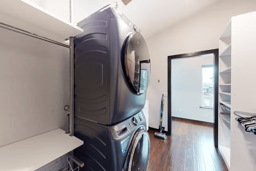 Spokane River Retreat - Image 22