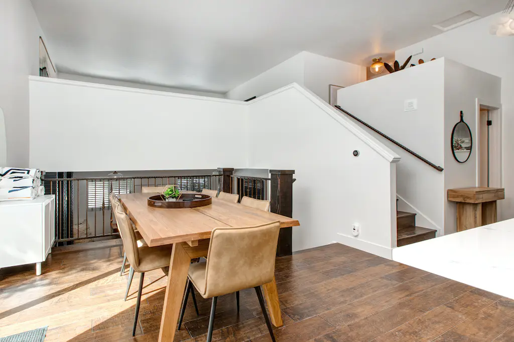 Last Run of the Day House - Image 14