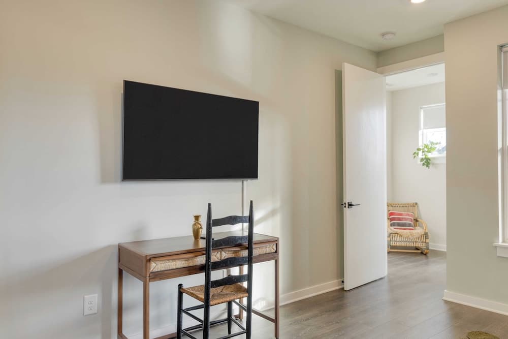 98 Degrees - Image 13