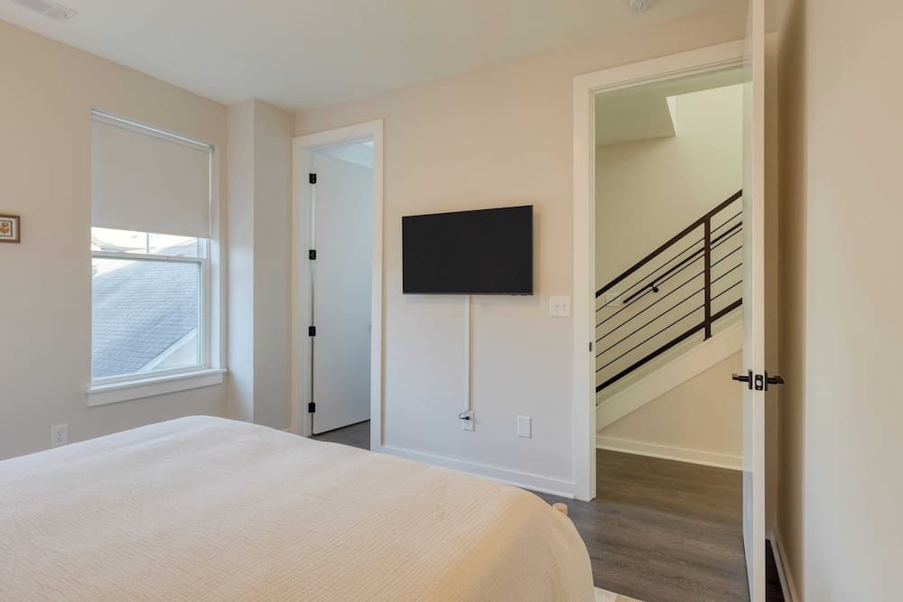 98 Degrees - Image 16