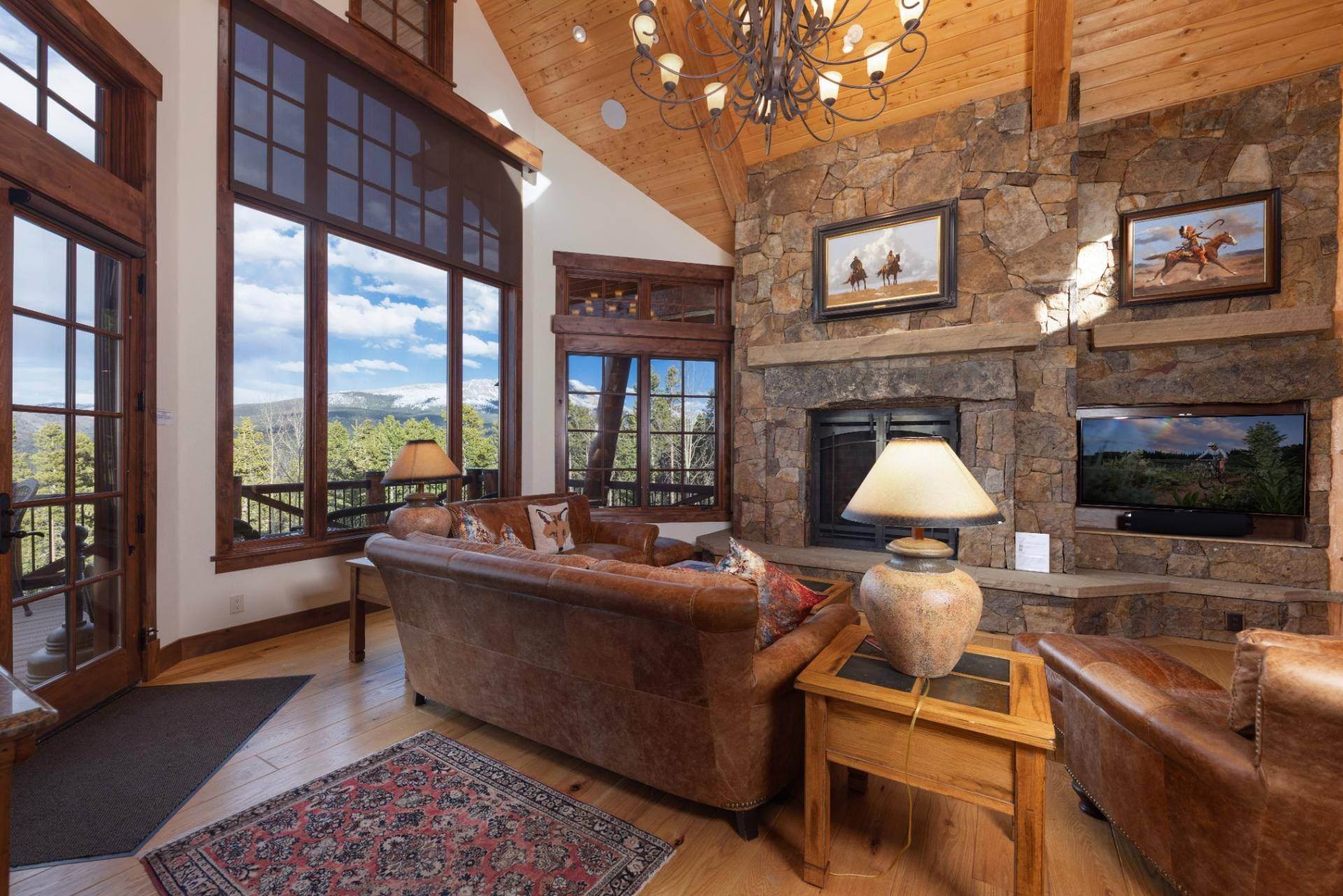 Fox Paw Lodge - Image 3