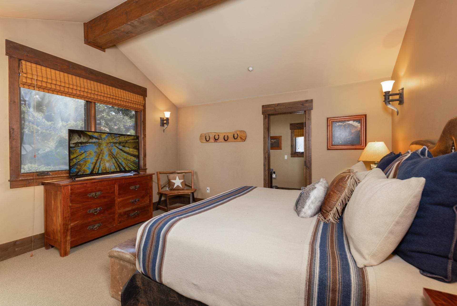 Lumber Jack Lodge - Image 20